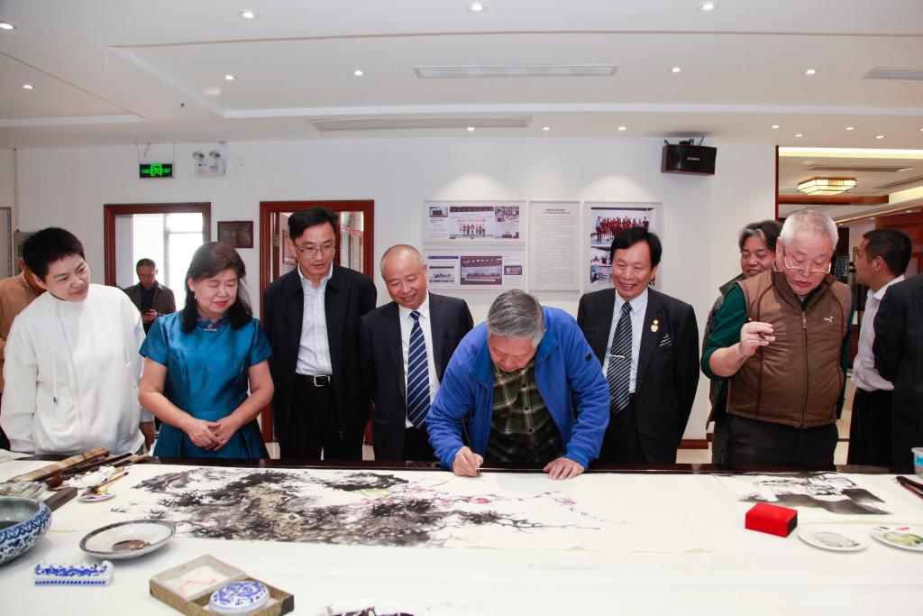 “公望山水”两岸文化寻根之旅暨两岸美术作品展在江苏常熟举行