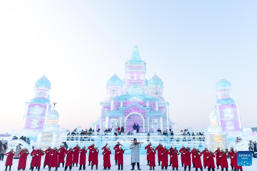 Flash mob staged to cheer on upcoming 9th Asian Winter Games in Harbin