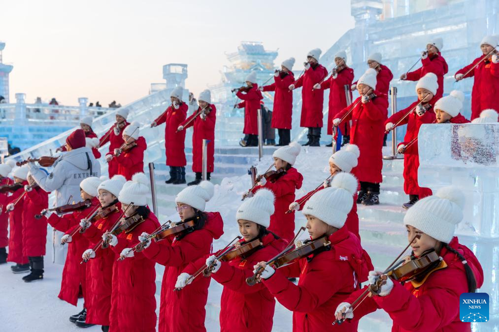 Flash mob staged to cheer on upcoming 9th Asian Winter Games in Harbin