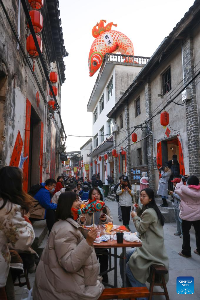 Traditional fish-shaped lanterns embrace new vitality in Shexian, E China