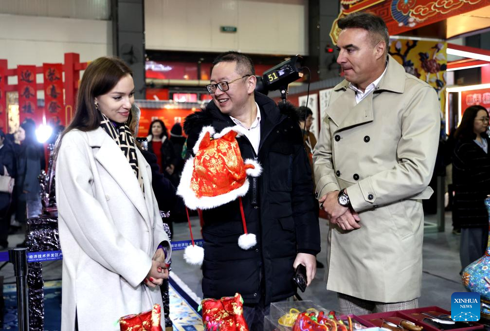 Diplomatic corps experiences festive event for upcoming Chinese New Year in China's Hebei