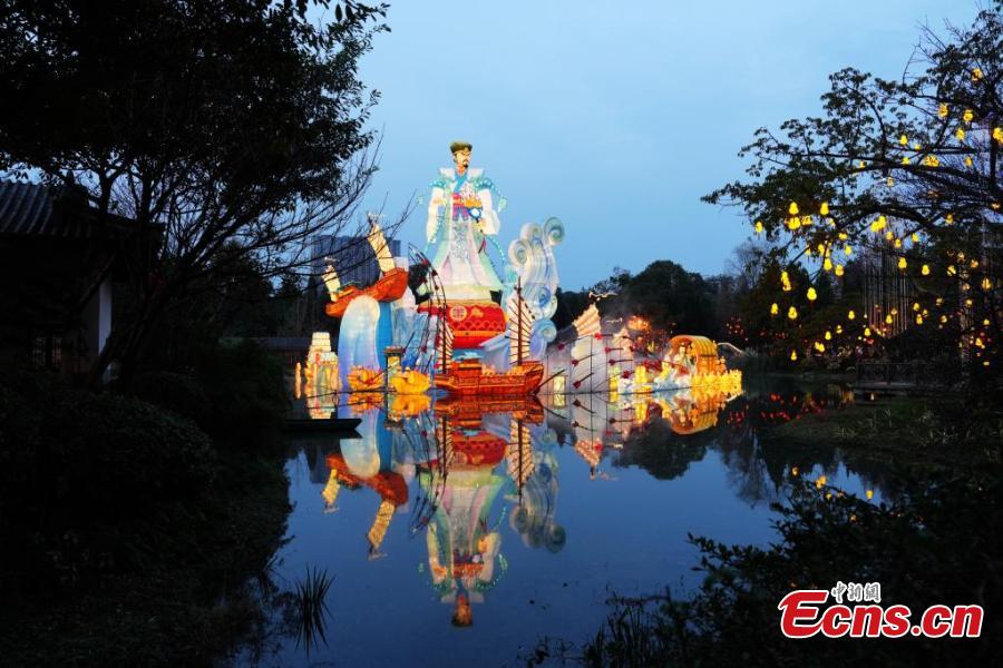 Cities hang lanterns to greet Spring Festival across China