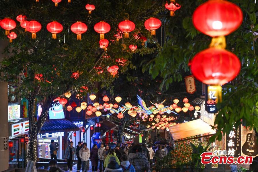 Cities hang lanterns to greet Spring Festival across China