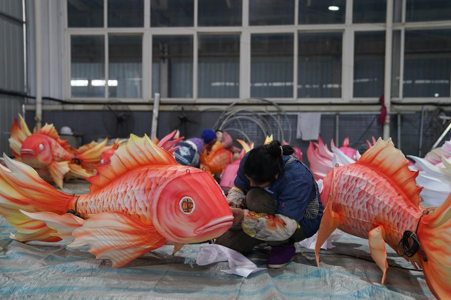 Zigong holds lantern show celebrating the Spring Festival