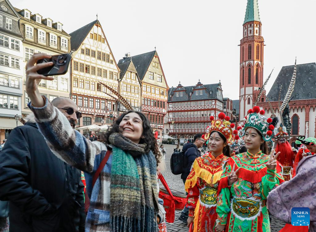 Chinese Yingge dance staged to mark Spring Festival in Frankfurt